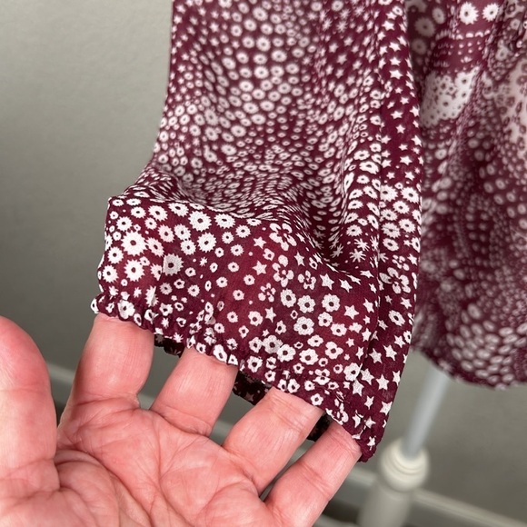 GAP Burgundy & White Floral Sheer Boho V-Neck Long Sleeve Top Size Small - Picture 3 of 5